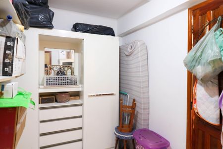 Casa à venda com 167m², 5 quartos e 2 vagasQuarto de Serviço