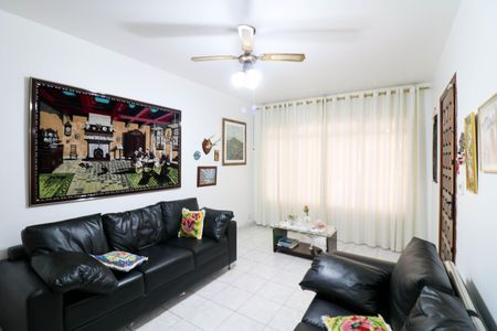 Casa à venda com 167m², 5 quartos e 2 vagasSala