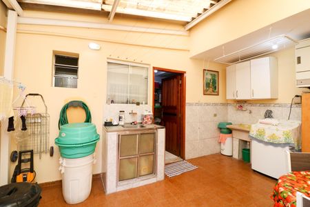 Casa à venda com 167m², 5 quartos e 2 vagasQuintal