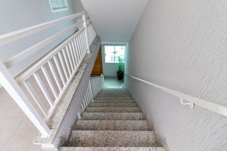 Apartamento para alugar com 30m², 1 quarto e sem vaga Apartamento para alugar com 30m², 1 quarto e sem vagaÁrea comum - Escada