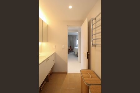 Apartamento à venda com 98m², 2 quartos e 1 vagaBanheiro 1