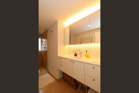 Apartamento à venda com 98m², 2 quartos e 1 vagaBanheiro 1