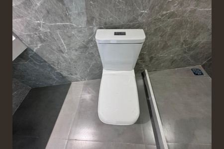 Apartamento à venda com 240m², 3 quartos e 2 vagasSuíte 3 - Banheiro