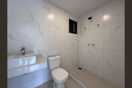 Apartamento à venda com 240m², 3 quartos e 2 vagasSuíte 1 - Banheiro