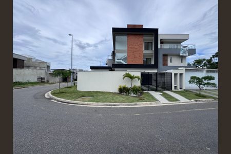 Apartamento à venda com 240m², 3 quartos e 2 vagasFachada