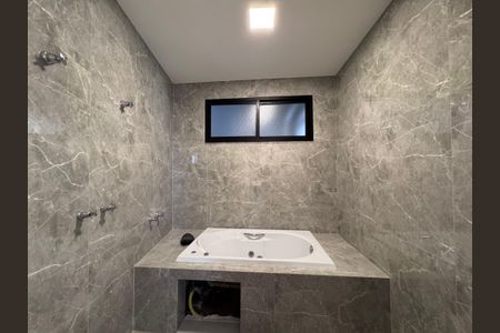 Apartamento à venda com 240m², 3 quartos e 2 vagasSuíte 3 - Banheiro