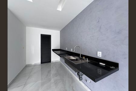 Apartamento à venda com 240m², 3 quartos e 2 vagasCozinha e Área de Serviço