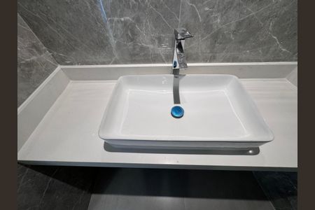 Apartamento à venda com 240m², 3 quartos e 2 vagasSuíte 3 - Banheiro