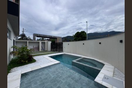 Apartamento à venda com 240m², 3 quartos e 2 vagasÁrea externa