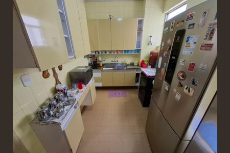 Apartamento à venda com 163m², 4 quartos e sem vagaCozinha 