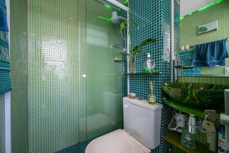 Apartamento à venda com 80m², 2 quartos e 1 vaga Apartamento à venda com 80m², 2 quartos e 1 vagaBanheiro 2