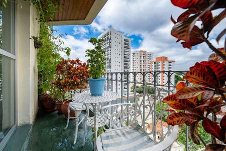 Sacada de apartamento à venda com 2 quartos, 80m² em Vila Guarani (zona Sul), São Paulo