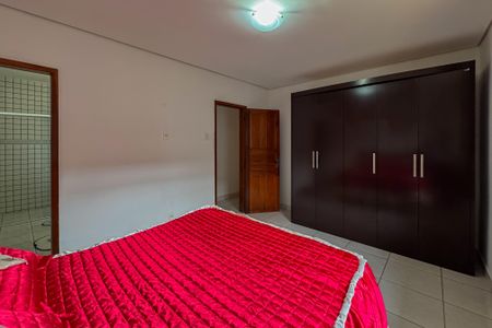 Casa à venda com 220m², 3 quartos e 4 vagasSuíte