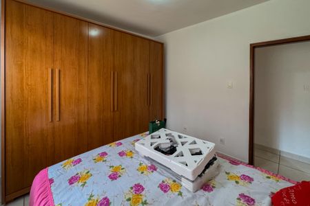 Casa à venda com 220m², 3 quartos e 4 vagasQuarto 2