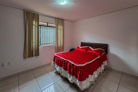 Casa à venda com 220m², 3 quartos e 4 vagasSuíte