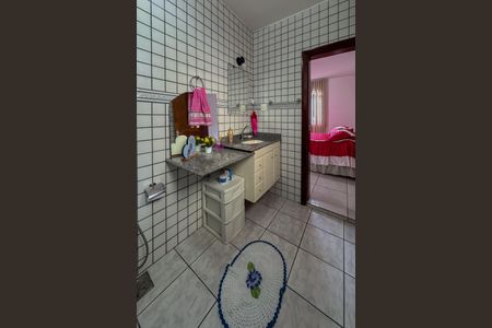 Casa à venda com 220m², 3 quartos e 4 vagasBanheiro da Suíte