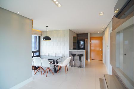 Sala de apartamento à venda com 2 quartos, 80m² em Vila Ipiranga, Porto Alegre