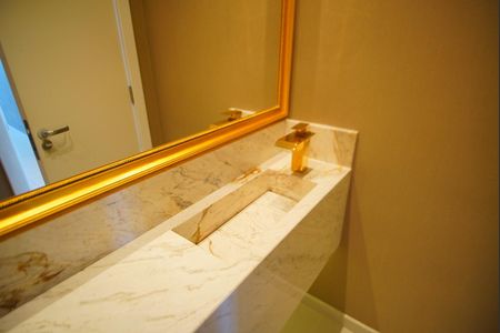 Lavabo de apartamento à venda com 2 quartos, 80m² em Vila Ipiranga, Porto Alegre