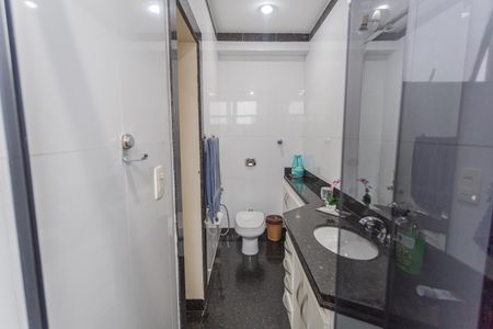 Apartamento à venda com 260m², 4 quartos e 3 vagas Apartamento à venda com 260m², 4 quartos e 3 vagasBanheiro da Suíte 3