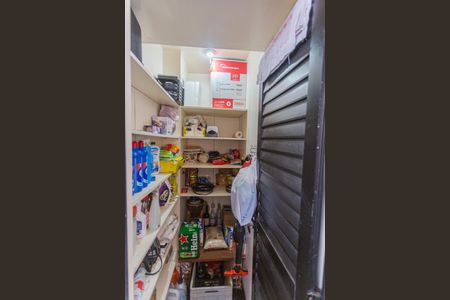 Apartamento à venda com 260m², 4 quartos e 3 vagas Apartamento à venda com 260m², 4 quartos e 3 vagasDespensa