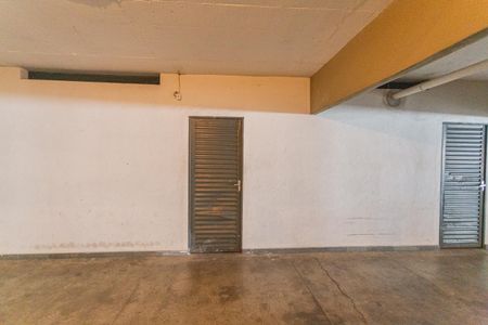 Apartamento à venda com 260m², 4 quartos e 3 vagas Apartamento à venda com 260m², 4 quartos e 3 vagasQuarto de Despejo
