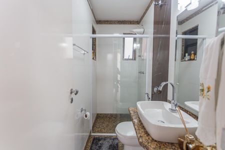 Apartamento à venda com 260m², 4 quartos e 3 vagas Apartamento à venda com 260m², 4 quartos e 3 vagasBanheiro Social na Cobertura