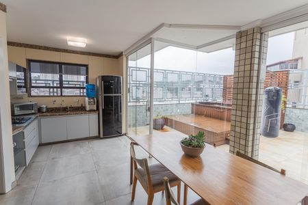 Apartamento à venda com 260m², 4 quartos e 3 vagas Apartamento à venda com 260m², 4 quartos e 3 vagasCozinha na Cobertura