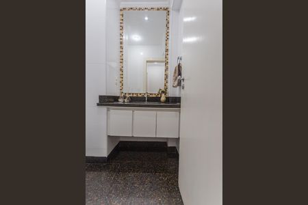 Apartamento à venda com 260m², 4 quartos e 3 vagas Apartamento à venda com 260m², 4 quartos e 3 vagasLavabo