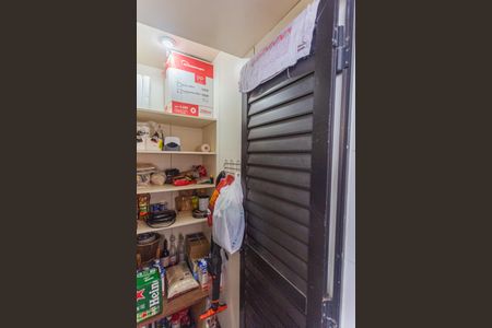 Apartamento à venda com 260m², 4 quartos e 3 vagas Apartamento à venda com 260m², 4 quartos e 3 vagasDespensa