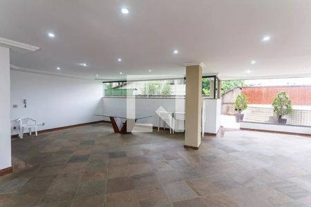 Apartamento à venda com 260m², 4 quartos e 3 vagas Apartamento à venda com 260m², 4 quartos e 3 vagasÁrea Externa - Salão de Festas