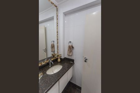 Apartamento à venda com 260m², 4 quartos e 3 vagas Apartamento à venda com 260m², 4 quartos e 3 vagasLavabo