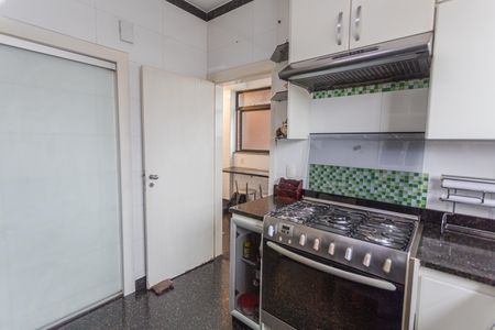Apartamento à venda com 260m², 4 quartos e 3 vagas Apartamento à venda com 260m², 4 quartos e 3 vagasCozinha