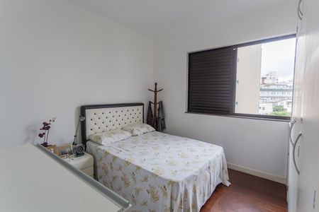 Apartamento à venda com 260m², 4 quartos e 3 vagas Apartamento à venda com 260m², 4 quartos e 3 vagasSuíte 2