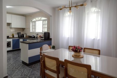 Casa para alugar com 5 quartos, 233m² em Jardim Bela Vista, Guarulhos