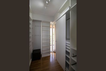 Apartamento para alugar com 94m², 1 quarto e 2 vagasCloset da suíte