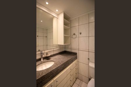 Apartamento para alugar com 94m², 1 quarto e 2 vagasBanheiro do Closet 