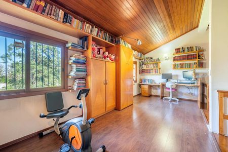 Casa de condomínio à venda com 175m², 2 quartos e 1 vagasótão