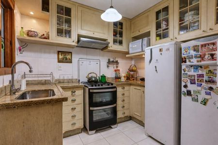 Cozinha  de casa de condomínio para alugar com 2 quartos, 175m² em Jardim Isabel, Porto Alegre