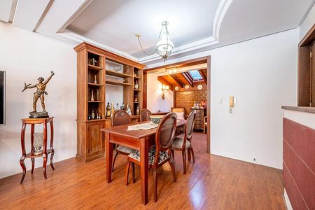 Casa de condomínio à venda com 175m², 2 quartos e 1 vagaSala