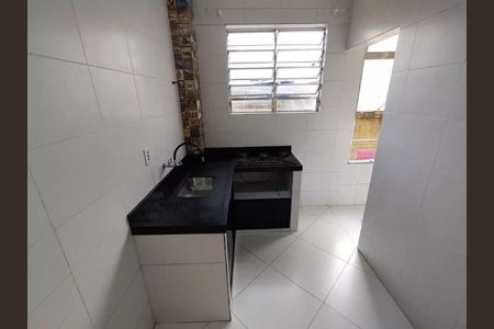 Cozinha de apartamento para alugar com 2 quartos, 50m² em Centro, São Vicente