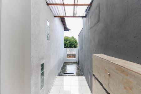 Casa de condomínio à venda com 68m², 2 quartos e 1 vagaÁrea de Serviço