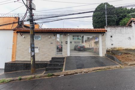 Casa de condomínio à venda com 68m², 2 quartos e 1 vagaFachada