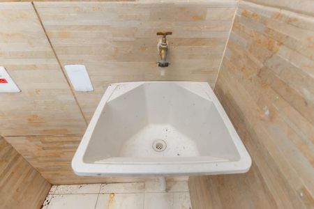 Casa de condomínio à venda com 68m², 2 quartos e 1 vagaÁrea de Serviço