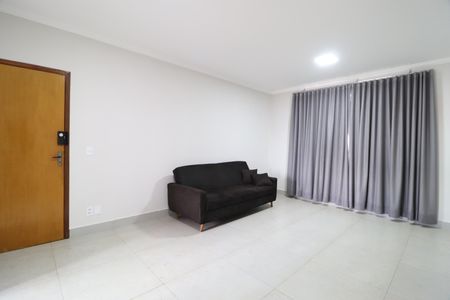 Sala de apartamento para alugar com 2 quartos, 59m² em Santa Mônica, Uberlândia