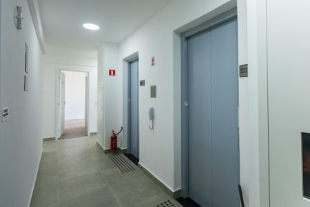 Apartamento à venda com 45m², 1 quarto e 1 vaga Apartamento à venda com 45m², 1 quarto e 1 vagaHall do Elevador