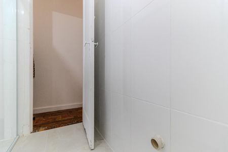 Apartamento à venda com 76m², 2 quartos e sem vaga Apartamento à venda com 76m², 2 quartos e sem vagaBanheiro