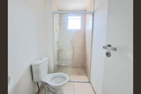 Banheiro de apartamento para alugar com 2 quartos, 37m² em Santa Maria, Osasco
