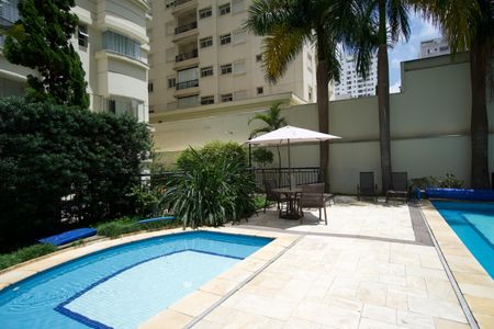 Apartamento à venda com 90m², 2 quartos e 2 vagasÁrea comum - Piscina