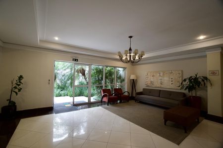 Apartamento à venda com 90m², 2 quartos e 2 vagasHall social