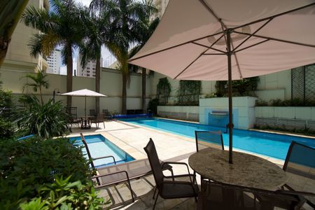 Apartamento à venda com 90m², 2 quartos e 2 vagasÁrea comum - Piscina